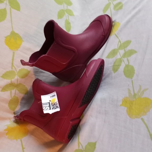 Cat & Jack Rain Boots/ Snow Boots Sizes: 2,  Burgundy  NWOB - Picture 8 of 13